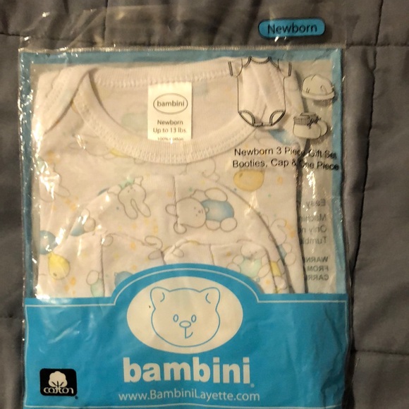 Newborn 3 pc Gift Set Booties Cap One Piece - Picture 1 of 3